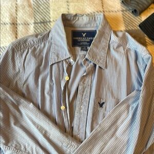 American Eagle Outfitters Men's Blue Striped Shirt
